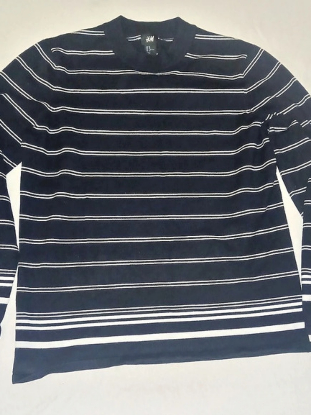 H&Medium Striped Crewneck Sweater in Blue Size Medium